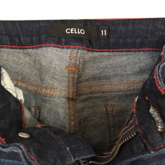 Boutique distressed denim - Picture 2 of 4